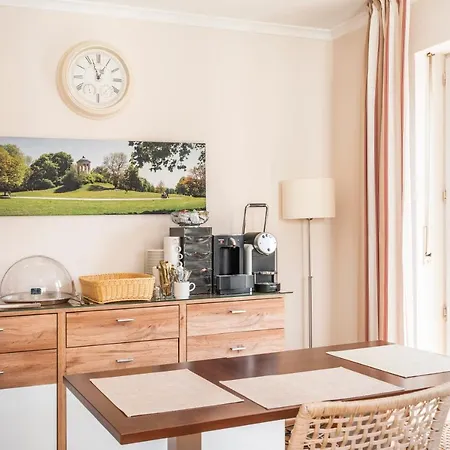 Flatista Boutique - Self Check-in *