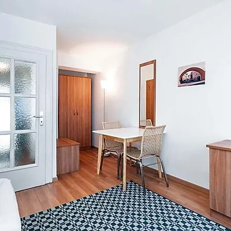 Flatista Boutique - Self Check-in Hotel