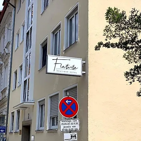 Flatista Boutique - Self Check-in *